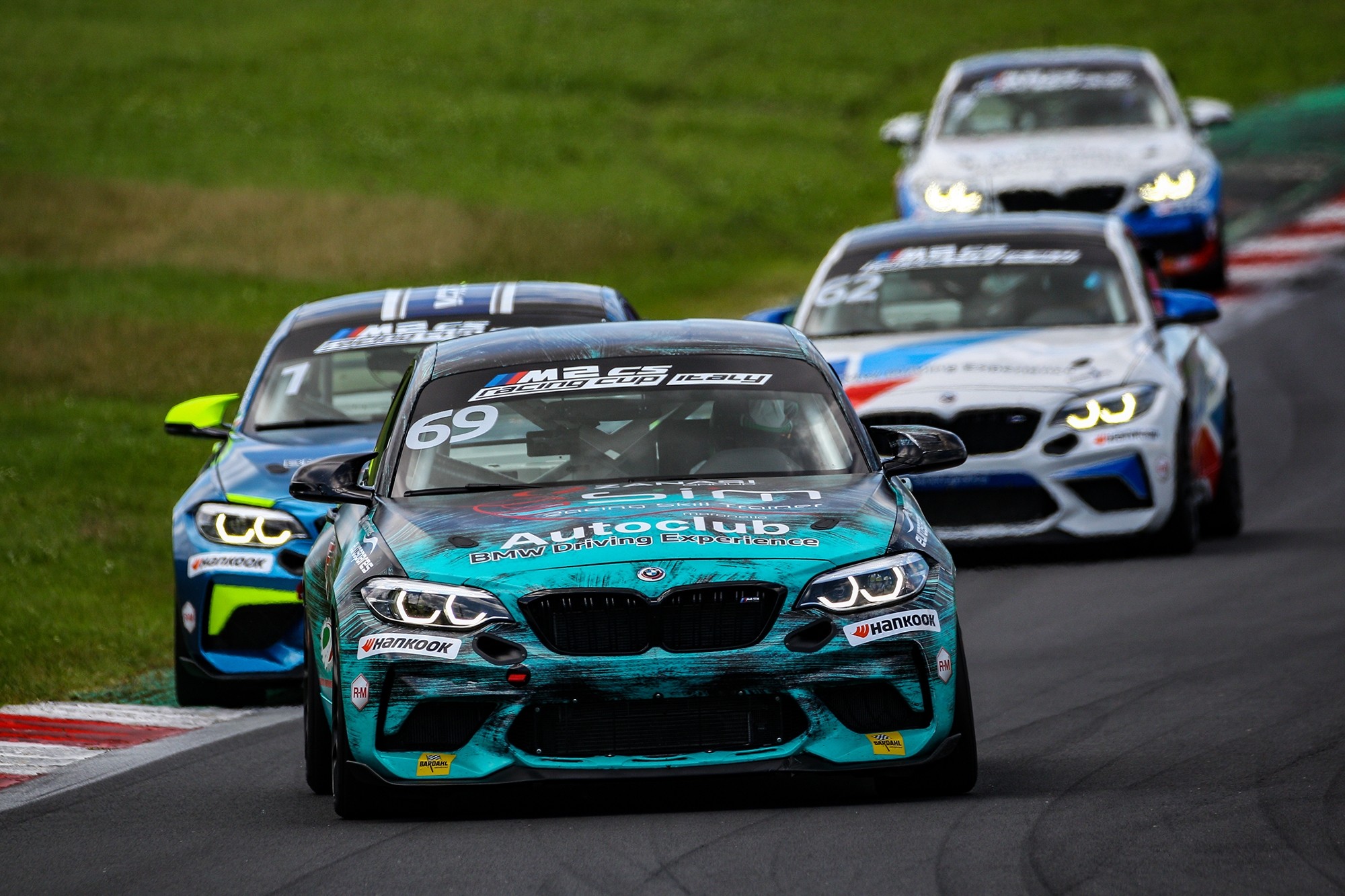 P90509391_lowRes_bmw-m2-cs-racing-cup
