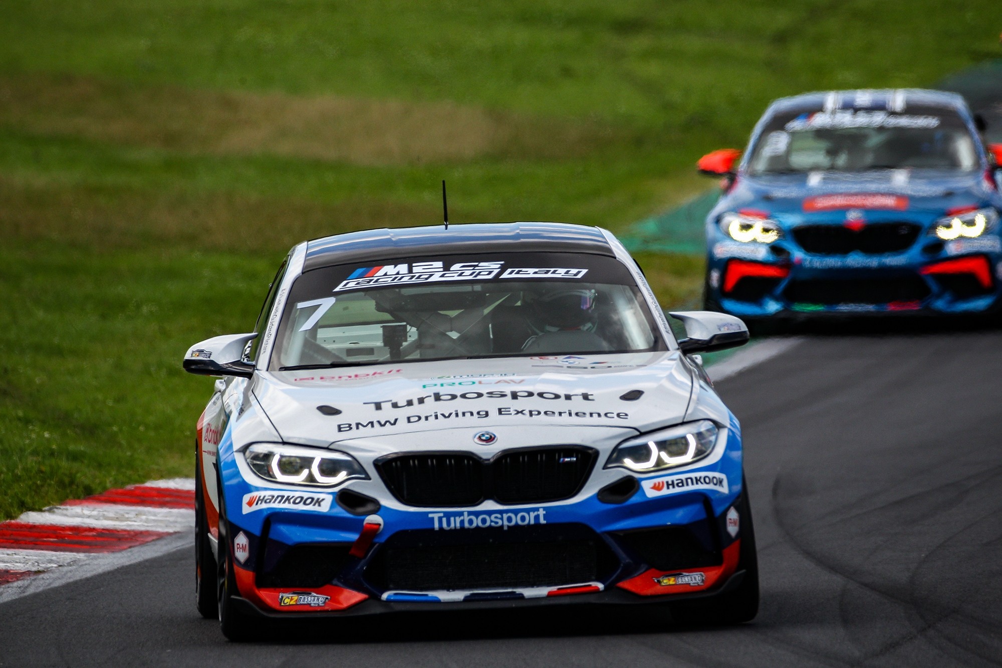 P90509392_lowRes_bmw-m2-cs-racing-cup